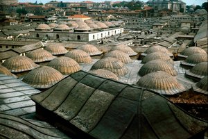 Panoramisch uitzicht op Istanbul, met koepels van de Grote Bazaar door School Ottoman