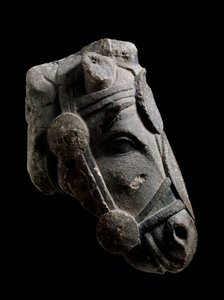 Paardenhoofd, stenen sculptuur uit Fuente la Higuera door School Spanish