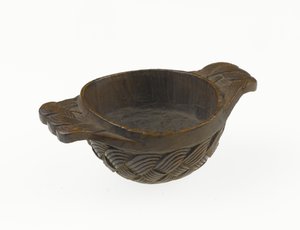 Quaich, tweelug, houten hooglandkom of drinkvat, c.1700