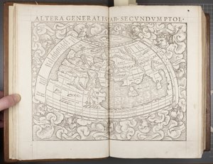 Globe, uit Cosmographia, 1544 door Sebastian Munster