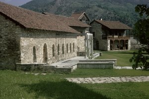 Refter en gastenverblijf, eind 12e eeuw door Serbian School