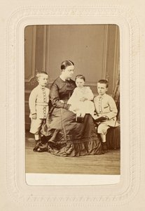 P[rin]cesse Clotilde en haar kinderen. door Sergei Luvovich Levitsky