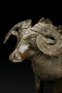 Rituele ramvormige wijnvat, Gong door Shang Dynasty Chinese School