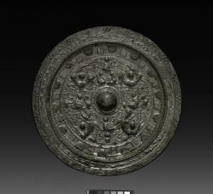 Spiegel met Xiwangmu, ca. 317-400 (brons) door Six Dynasties Chinese School