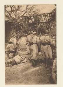 De veldslag van Atrecht (9 Mei tot Juni) was uiterst bloedig voor de Duitschers. Men ziet hier een episode van de verovering van Neuville door Sémaphore
