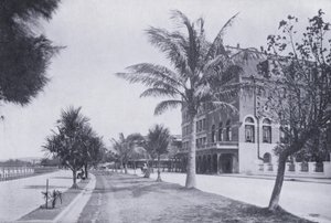 Esplanade, met Marine Hotel, Durban door South African Photographer
