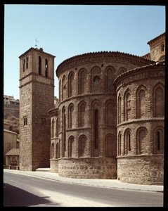 Mudejar kunst: uitzicht op de apsis van de kerk Santiago de Arrabal, 13e eeuw Toledo, Spanje door Spanish School