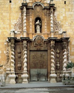 Detail van de gevel van de kerk van San Bartolome, Benicarlo, Spanje, gebouwd in de 18e eeuw door Spanish School