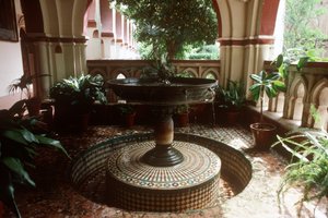 De Templete, of Glorieta Fontein, 1405 door Spanish School