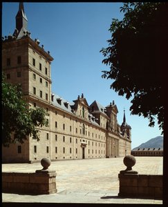 Uitzicht op de hoofdgevel van de Koninklijke Zetel door Spanish School