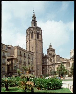 Uitzicht op de Micalet (Miquelet of El Miguelete) klokkentoren van de kathedraal van Valencia (Valencia) 1381-1429 Spanje door Spanish School