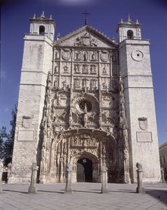 Westgevel van de Kerk van San Pablo, gebouwd 15e-17e eeuw