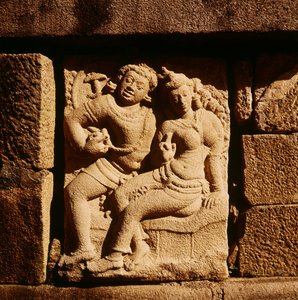 Reliëf van een Mithuna paar bij Isurumuniya door Sri Lankan School