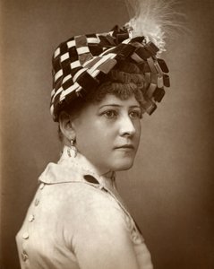 Kate Munroe, actrice door St James