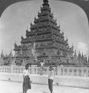 Arakan Pagoda, Mandalay, Birma, 1908