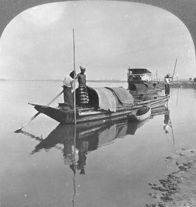 Birmese boot op de Irrawaddy-rivier, Birma, 1908 door Stereo Travel Co