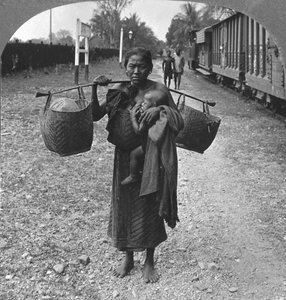 Shan-vrouw en kind, Boven-Birma, 1908 door Stereo Travel Co