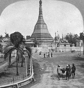Sule Pagode vanaf Pagoda Street, Rangoon, Birma, 1908