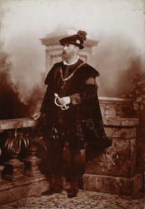 Spencer Compton Cavendish, 8e hertog van Devonshire, als keizer Karel V, Het Diamanten Jubileumbal van de hertogin van Devonshire in Devonshire House