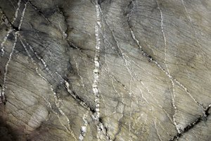 Natuurlijke rotsaders door Studio Meikle