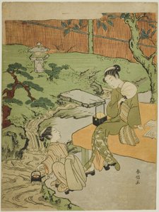 Twee Meisjes Genieten van de Avondkoelte in een Tuin door Suzuki Harunobu