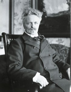 August Strindberg in zijn huis in Stockholm door Swedish Photographer