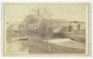 Zonder titel (rivier met watervallen en fabrieksgebouw)