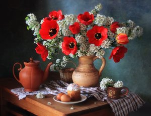 Lente-papavers op de paastafel door Tatyana Skorokhod
