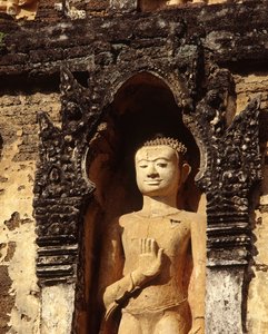 Boeddha op Chedi, Davaravati-periode