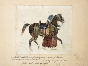 Een aangespannen paard geleid door een mameluk, twee piramides op de achtergrond