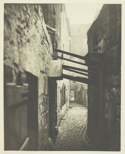 Close No. 83 High Street door Thomas Annan