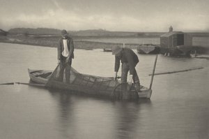 Het palingnet oppakken,1886 (foto)