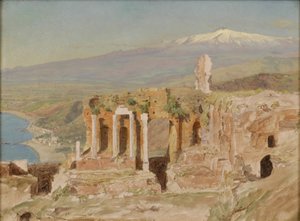 Uitzicht op de ruïnes van het Griekse theater in Taormina en de Etna, Sicilië