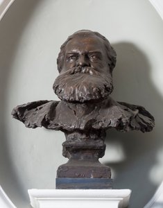 Buste van John Brett