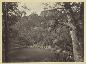 Uitzicht op Apache Lake, Sierra Blanca Range, Arizona