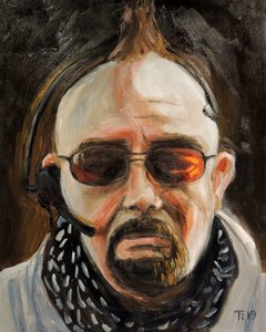 Portret van een serieuze man door Tore Bahnson