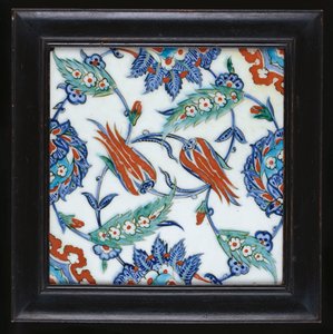 Een Iznik aardewerk tegel, c.1580 door Turkish School