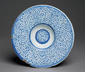 Tondino schaal, Iznik Gouden Hoorn aardewerk, Turks, ca. 1535-45