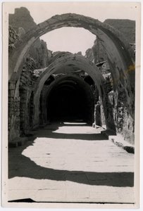 Galerij 94 op het zuiden, klooster van St Simeon, Aswan, Egypte, foto door Ugo Monneret de Villard