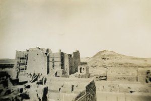 Klooster van St Simeon tijdens de restauratie, Aswan, Egypte, foto door Ugo Monneret de Villard
