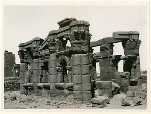 Romeinse kiosk, Naqa, Soedan, foto door Ugo Monneret de Villard door Ugo Monneret de Villard