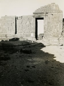 Ruïnes van tempel, Qasr Ibrim, Egypte, foto door Ugo Monneret de Villard door Ugo Monneret de Villard