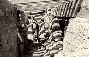 Nieuwe Italiaanse loopgraven, na de opmars in Oostenrijks gebied aan de rand van Selz, tijdens de Eerste Wereldoorlog, 04-07/1916
