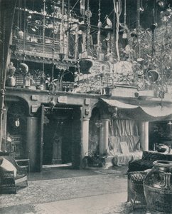 Een hoek in de studio van de heer Louis C. Tiffany, 1897 door Unbekannt