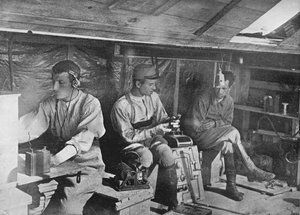 Een Franse telefoonpaal, 1915 door Unbekannt