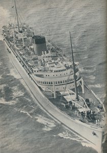 Een tweeschroef motorschip, de Stirling Castle gebouwd door Harland en Wolff, 1937