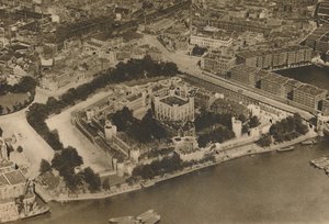 Een Uitzicht op Zijn Onvoorstelbare Vesting Door Willem de Veroveraar: De Toren vanuit de Lucht, ca. 1935 door Unbekannt