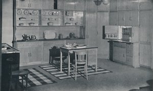 Een keuken ingericht en uitgerust door Heal & Son, Ltd. uit Londen, 1942 door Unbekannt