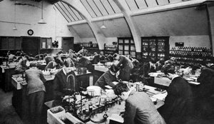 Een laboratorium in een Londense polytechniek, 1926-1927