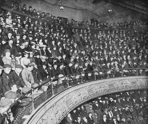 Een muziekhalgalerij, Londen, ca. 1900-1901